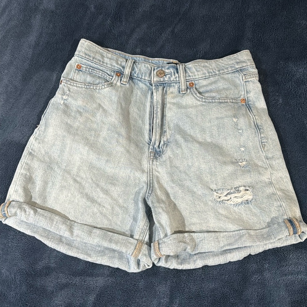 Vintage GAP Mom Shorts // Size 8 // Distressed High Waisted